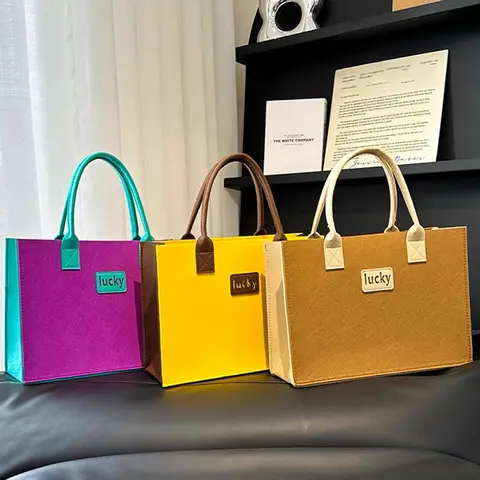 Sacs à bandoulière en feutre colorés, nouveau style, avec logo imprimé personnalisé, pour magasin, cadeau publicitaire