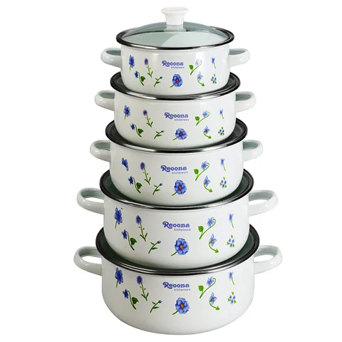 Ensemble d'ustensiles de cuisine en fonte, en email. Casseroles mini soupe