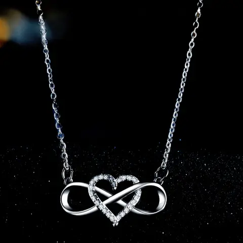 Alliage de laiton petit pendentif coeur. Collier femme bijoux.