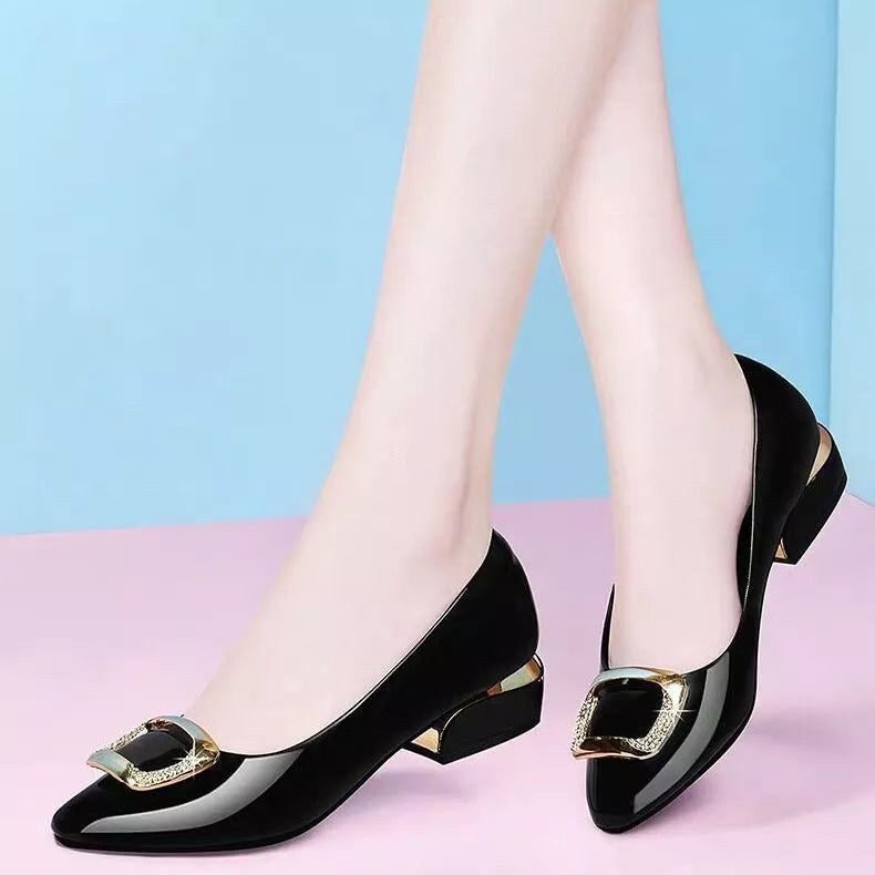 Chaussures en cuir souple pour femmes, chaussures simples polyvalentes à talon moyen, quatre saisons, talon épais, bouche peu profonde, nouvelle collection 2021