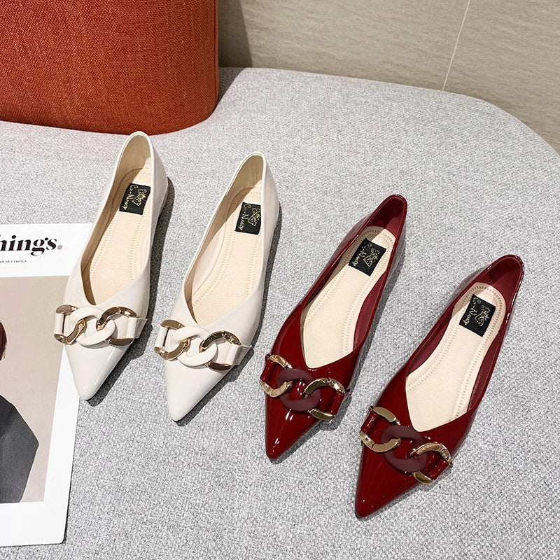 Large Size Women's Shoes 2023 Spring and Autumn Season New Fashion Patent Leather Pointed Metal Buckle Wine Red Flat Shoes