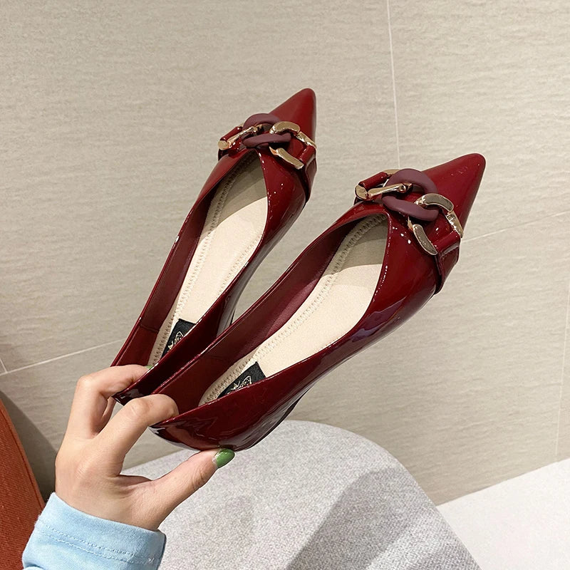 Large Size Women's Shoes 2023 Spring and Autumn Season New Fashion Patent Leather Pointed Metal Buckle Wine Red Flat Shoes