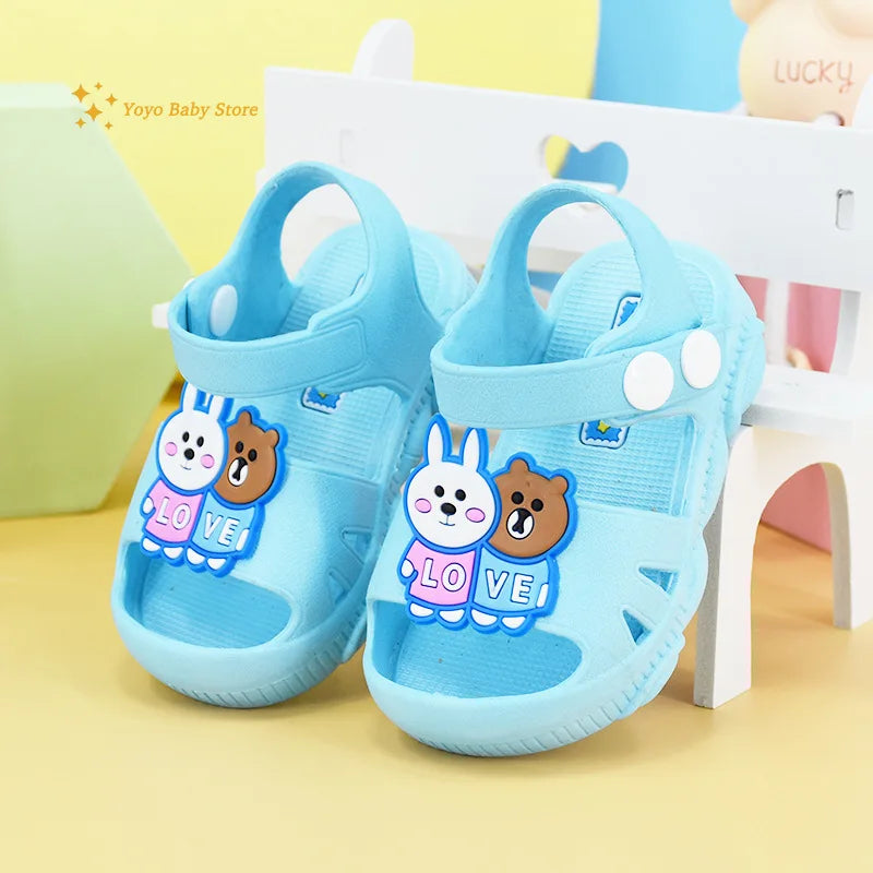 Sandales à talons plats pour bébé, chaussures d'été solides, pantoufles de dessin animé pour enfants, garçons et filles, chaussures de jardin pour enfants