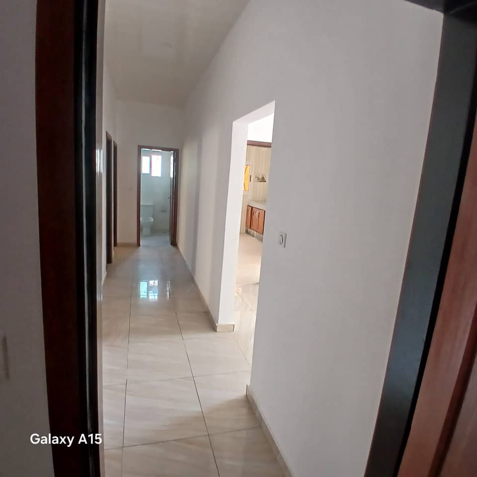 Maison a louer Abidjan Bingerville 5 pièces